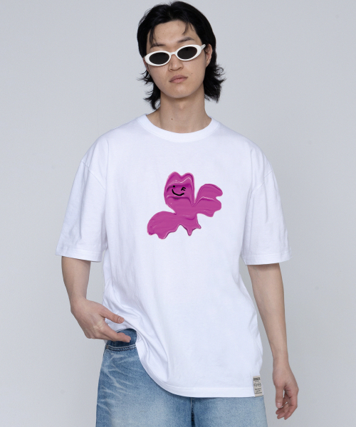 GRAVER（グレーバー）の「[ユニセックス]ペインティングバードスマイル半袖Tシャツ_ホワイト（Tシャツ/カットソー・レディース・ホワイト・X-LARGE/SMALL/MEDIUM/LARGE）」の2枚目の写真