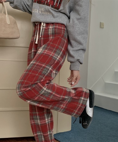 emi+（エミプラス）の「チェック柄セミワイドパンツ（その他パンツ・レディース・レッド/ネイビー/モカ・FREE）」の4枚目の写真