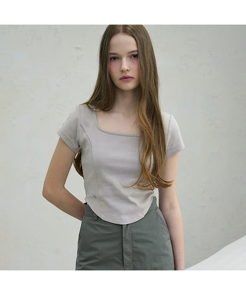 Vivacious(ビバシャス)の「Neuel Square Neck Line Crop T-Shirt - 5COL(Tシャツ/カットソー・レディース・グレー/ブラック/アイボリー/スカイブルー/チャコール・MEDIUM/SMALL)」の3枚目の写真