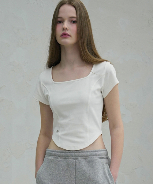 Vivacious(ビバシャス)の「Neuel Square Neck Line Crop T-Shirt - 5COL(Tシャツ/カットソー・レディース・グレー/ブラック/アイボリー/スカイブルー/チャコール・MEDIUM/SMALL)」の17枚目の写真