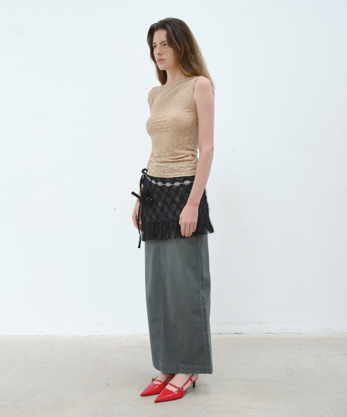 AOPT(アオプト)の「FLORAL UNBALANCE SLEEVELESS TOP - BEIGE(Tシャツ/カットソー・レディース・その他・SMALL/MEDIUM)」の3枚目の写真