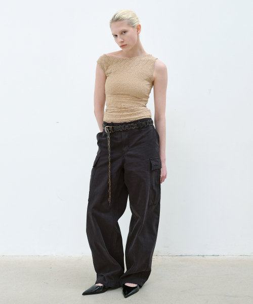AOPT(アオプト)の「FLORAL UNBALANCE SLEEVELESS TOP - BEIGE(Tシャツ/カットソー・レディース・その他・SMALL/MEDIUM)」の6枚目の写真