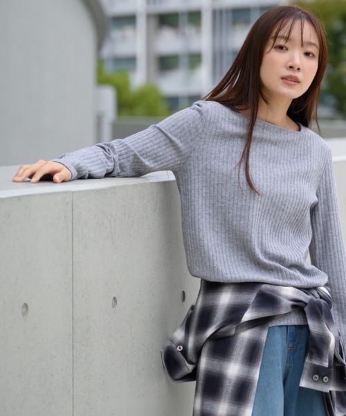 OMNES（オムネス）の「テレコスクエアネック長袖トップス（Tシャツ/カットソー・レディース・グレー/ブラック/ホワイト/ベージュ・FREE）」の4枚目の写真