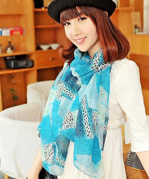 OSYAREVO（オシャレボ）の「ストール ショール マフラー 大判（マフラー・レディース・レッド/オレンジ/ブルー・FREE）」の6枚目の写真