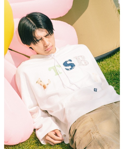 Little sunny bite（リトルサニーバイト）の「【Little Sunny Bite】alphabet hoodie（パーカー・レディース・ブラック/グレー/ホワイト・MEDIUM/SMALL）」の2枚目の写真