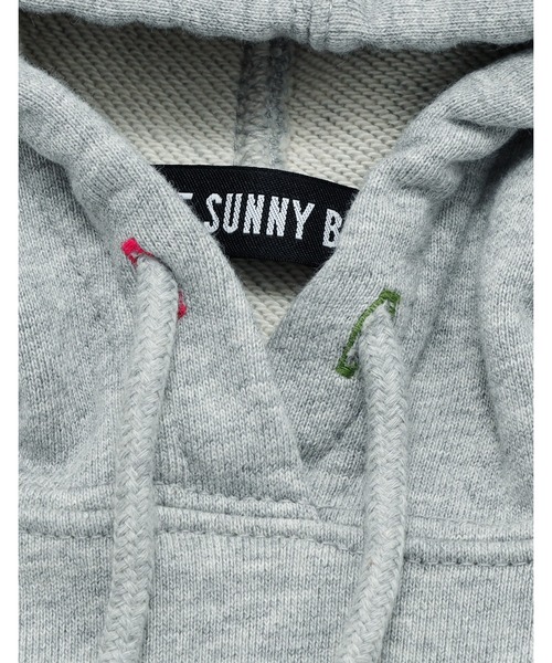 Little sunny bite（リトルサニーバイト）の「【Little Sunny Bite】alphabet hoodie（パーカー・レディース・ブラック/グレー/ホワイト・MEDIUM/SMALL）」の5枚目の写真