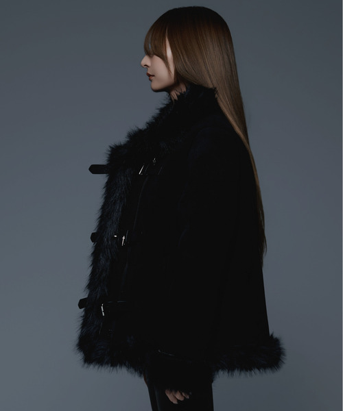 .KOM(ドットコム)の「『.KOM/ドットケーオーエム』ムートン系JKT【GC】(ムートンコート・レディース・ブラック/キャメル・M)」の4枚目の写真