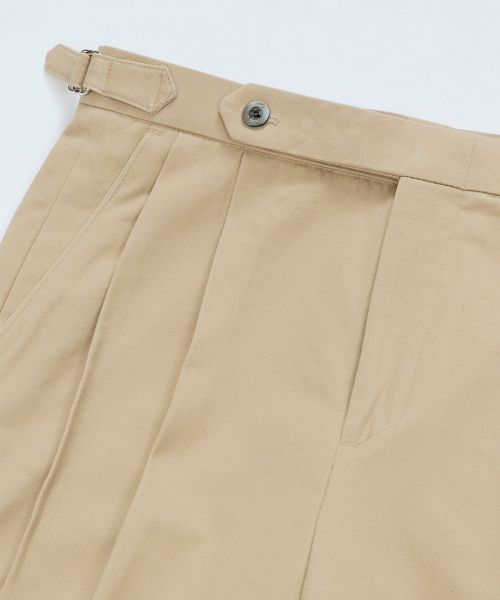 BELLIEF（ベリーフ）の「Cotton adjust Double Pleats relaxed Chino Pants (Khaki)（その他パンツ・メンズ・その他・MEDIUM/LARGE/X-LARGE）」の2枚目の写真