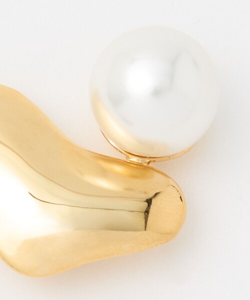 IRIS47（イリスフォーセブン）の「＜AYA KANEKO×IRIS 47×UNITED ARROWS＞イミテーションパール ハートブローチ（ブローチ/コサージュ・レディース・シルバー/ゴールド・FREE）」の4枚目の写真