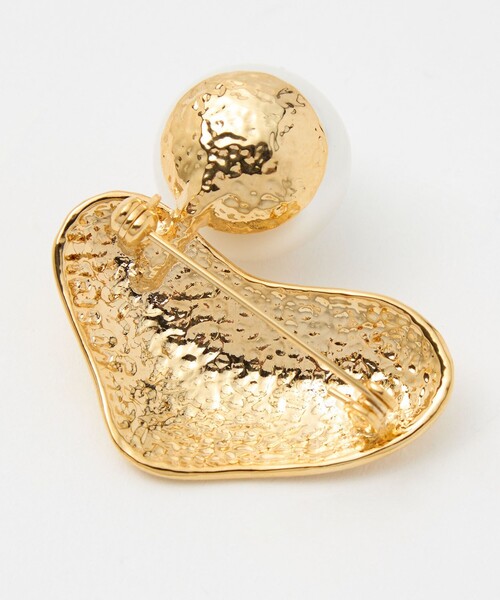 IRIS47（イリスフォーセブン）の「＜AYA KANEKO×IRIS 47×UNITED ARROWS＞イミテーションパール ハートブローチ（ブローチ/コサージュ・レディース・シルバー/ゴールド・FREE）」の5枚目の写真