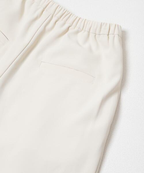 URBAN RESEARCH ROSSO WOMEN（アーバンリサーチ　ロッソ）の「ジョーゼットタックテーパードパンツ（その他パンツ・レディース・オフホワイト/ブラック・36/38）」の9枚目の写真