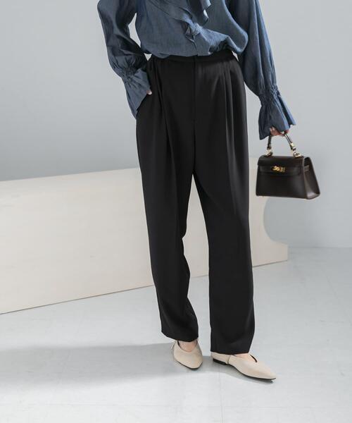 URBAN RESEARCH ROSSO WOMEN（アーバンリサーチ　ロッソ）の「ジョーゼットタックテーパードパンツ（その他パンツ・レディース・オフホワイト/ブラック・36/38）」の11枚目の写真