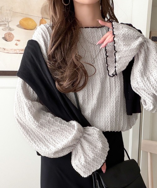classicalelf(クラシカルエルフ)の「《9月上旬再入荷!予約受付中》甘すぎない、透け感フェミニン。透かし編みキャンディスリーブ配色メロウトップス(Tシャツ/カットソー・レディース・ブラウン/ブラック/アイボリー/ライトグレー・LARGE/MEDIUM/SMALL/X-LARGE)」の6枚目の写真