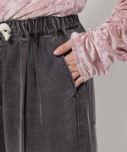 LOWRYS FARM(ローリーズファーム)の「イージーバギーデニム 601067(デニムパンツ・レディース・ブルー/ピンク/ライトブルー/ブラック/アイボリー・LARGE/MEDIUM)」の16枚目の写真