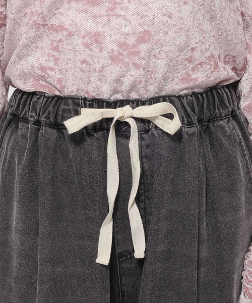 LOWRYS FARM(ローリーズファーム)の「イージーバギーデニム 601067(デニムパンツ・レディース・ブルー/ピンク/ライトブルー/ブラック/アイボリー・LARGE/MEDIUM)」の17枚目の写真