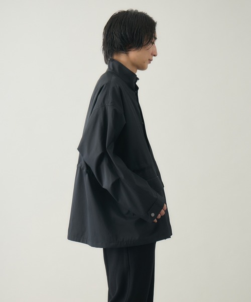 kuros'（クロス）の「【kuros’オリジナル】ウエストドローコードジャケット　日本製（ミリタリージャケット・レディース・ブラック/グレー・LARGE/MEDIUM）」の21枚目の写真