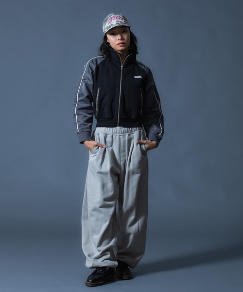 X-girl（エックスガール）の「WOVEN MIX SWEAT ZIP UP TOP（スウェット・レディース・ブラック/ライトピンク/ベージュ・S/M）」の16枚目の写真