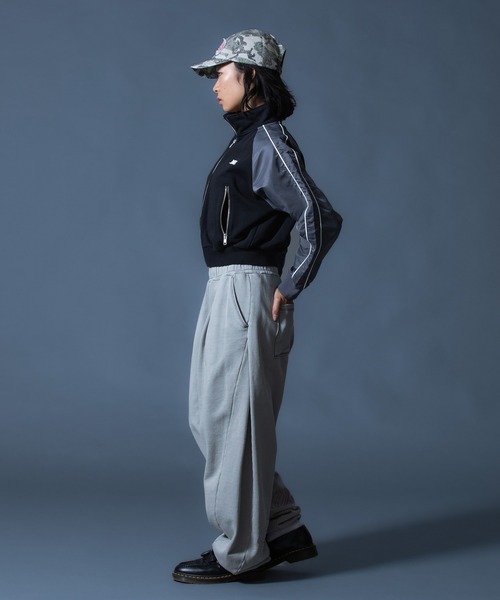 X-girl（エックスガール）の「WOVEN MIX SWEAT ZIP UP TOP（スウェット・レディース・ブラック/ライトピンク/ベージュ・S/M）」の19枚目の写真