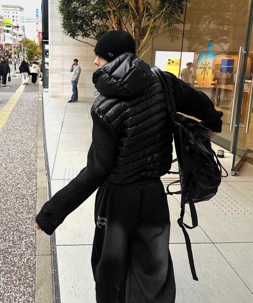 COSYHARU(コシハル)の「ディープブラック軽量ダウン+ニットコンビジャケット(ダウンジャケット/コート・メンズ・ブラック・LARGE/MEDIUM)」の9枚目の写真