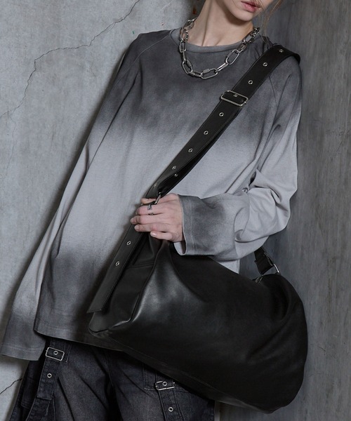 SERACE(セラス)の「【SERACE】Loose big boston shoulder bag / ルーズビッグボストンショルダーバッグ(ショルダーバッグ・メンズ・ブラック系/ブラック・FREE)」の13枚目の写真