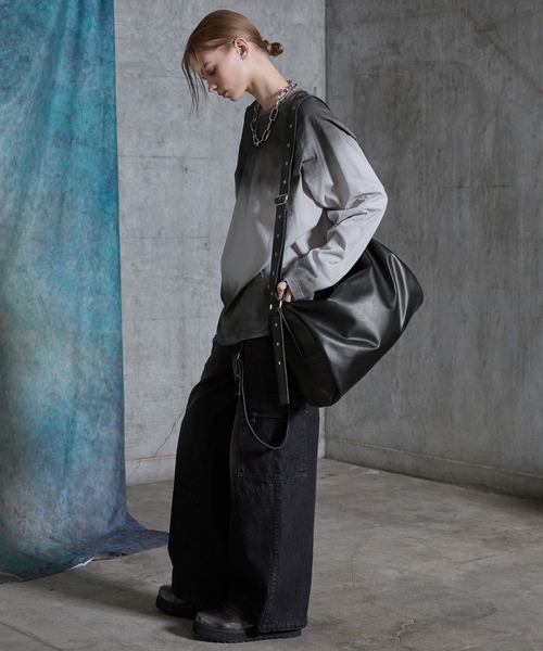 SERACE(セラス)の「【SERACE】Loose big boston shoulder bag / ルーズビッグボストンショルダーバッグ(ショルダーバッグ・メンズ・ブラック系/ブラック・FREE)」の21枚目の写真
