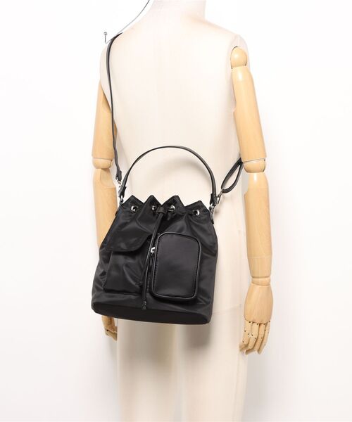 Right-on（ライトオン）の「【HONEYSUCKLE ROSE】ツイル巾着ショルダー（ショルダーバッグ・レディース・ブラック/カーキブラウン・ONE SIZE）」の6枚目の写真