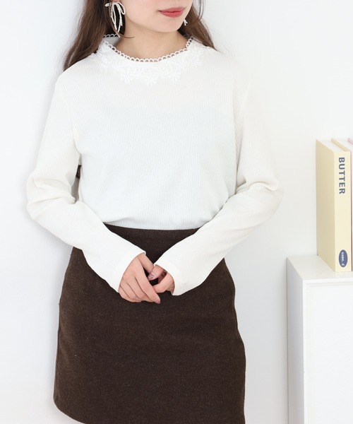 Quelle Chance(ケルシャンス)の「花レース付ハイネックプルオーバー 長袖(Tシャツ/カットソー・レディース・ネイビー/オフホワイト/杢グレー・M/L)」の4枚目の写真