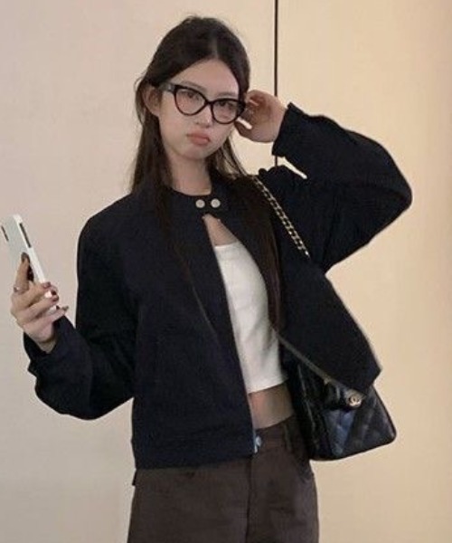 ViViDAY(ビビデー)の「ジップアップジャケット(ブルゾン・レディース・ブラック/ホワイト・M)」の15枚目の写真