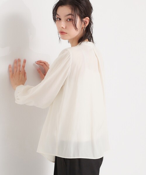 THE SHOP TK (ザ ショップ ティーケー )の「【通勤にもセレモニーにも】ヴィンテージサテンギャザーブラウス(シャツ/ブラウス・レディース・ベビーピンク/ネイビー/オフホワイト・12/13)」の17枚目の写真