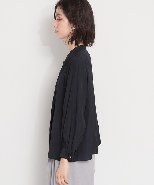 THE SHOP TK (ザ ショップ ティーケー )の「【通勤にもセレモニーにも】ヴィンテージサテンギャザーブラウス(シャツ/ブラウス・レディース・ベビーピンク/ネイビー/オフホワイト・12/13)」の9枚目の写真