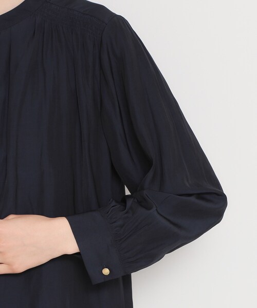 THE SHOP TK (ザ ショップ ティーケー )の「【通勤にもセレモニーにも】ヴィンテージサテンギャザーブラウス(シャツ/ブラウス・レディース・ベビーピンク/ネイビー/オフホワイト・12/13)」の13枚目の写真