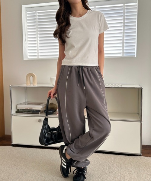 umune(ウムネ)の「スウェットパンツ パイピング イージーパンツ ウエストゴム ルーズ リラックス スポーティー ボトムス カジュアル 秋 冬(スウェットパンツ・レディース・チャコールグレー/グレイッシュベージュ/ブラック・S/M)」の5枚目の写真