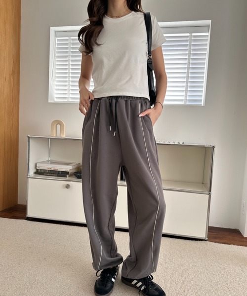 umune(ウムネ)の「スウェットパンツ パイピング イージーパンツ ウエストゴム ルーズ リラックス スポーティー ボトムス カジュアル 秋 冬(スウェットパンツ・レディース・チャコールグレー/グレイッシュベージュ/ブラック・S/M)」の6枚目の写真