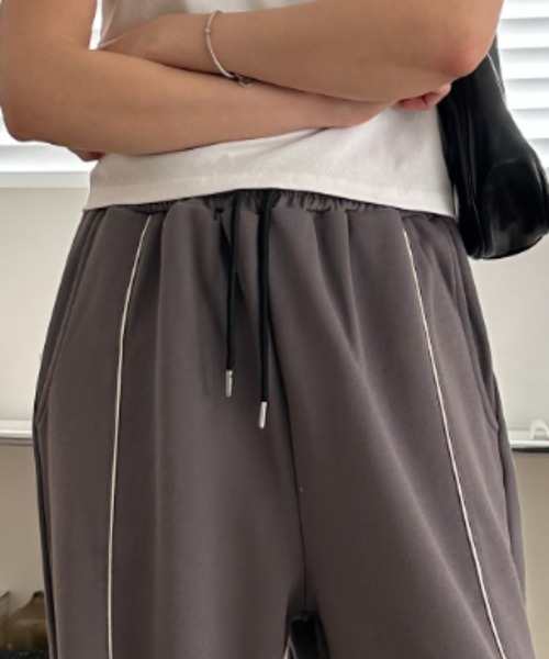 umune(ウムネ)の「スウェットパンツ パイピング イージーパンツ ウエストゴム ルーズ リラックス スポーティー ボトムス カジュアル 秋 冬(スウェットパンツ・レディース・チャコールグレー/グレイッシュベージュ/ブラック・S/M)」の20枚目の写真