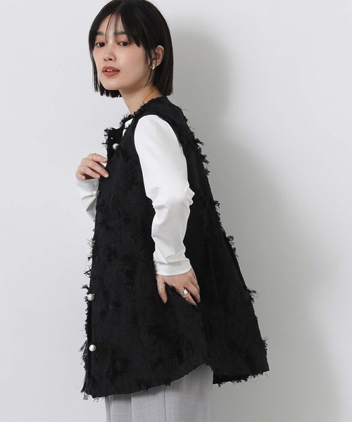 Gready Brilliant(グレディブリリアン)の「ジャガードパプラムベスト(その他アウター・レディース・ブラック/アイボリー・38)」の16枚目の写真