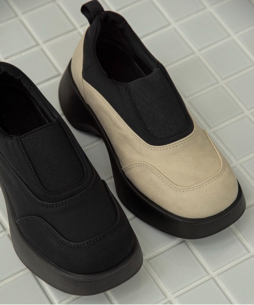 lawgy(ラウジー)の「round shape platform sneaker / ラウンドシェイププラットフォームスニーカー(スニーカー・レディース・ブラック/ライトベージュ・SMALL/MEDIUM/LARGE)」の3枚目の写真