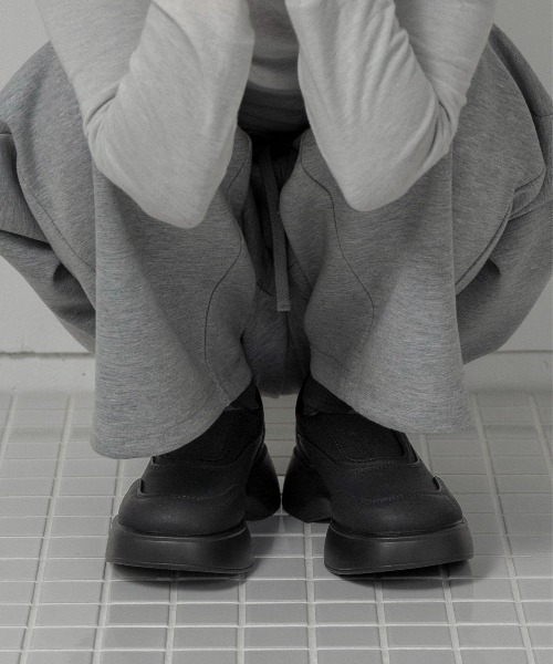 lawgy(ラウジー)の「round shape platform sneaker / ラウンドシェイププラットフォームスニーカー(スニーカー・レディース・ブラック/ライトベージュ・SMALL/MEDIUM/LARGE)」の6枚目の写真