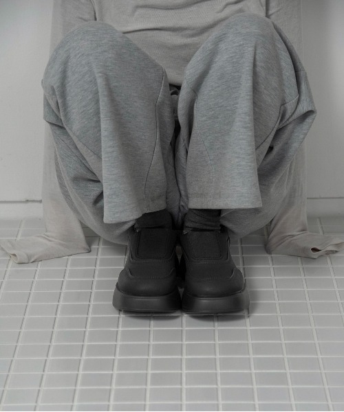 lawgy(ラウジー)の「round shape platform sneaker / ラウンドシェイププラットフォームスニーカー(スニーカー・レディース・ブラック/ライトベージュ・SMALL/MEDIUM/LARGE)」の7枚目の写真