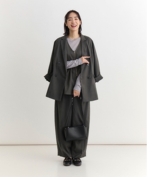 Right-on(ライトオン)の「【HONEYSUCKLE ROSE】ペプラムジップジレ (ウエストマーク / ノースリーブ / オフィスカジュアル)(シャツ/ブラウス・レディース・ライトベージュ/ダークグレー/キャメル・S/M/L)」の9枚目の写真