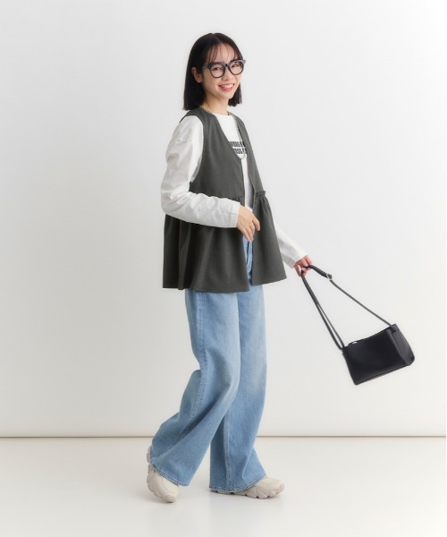 Right-on(ライトオン)の「【HONEYSUCKLE ROSE】ペプラムジップジレ (ウエストマーク / ノースリーブ / オフィスカジュアル)(シャツ/ブラウス・レディース・ライトベージュ/ダークグレー/キャメル・S/M/L)」の13枚目の写真