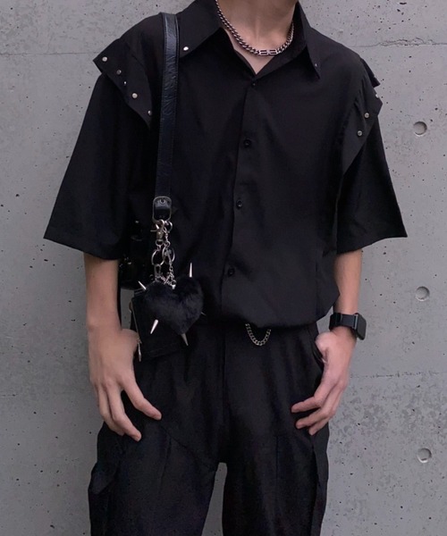 lilful(リルフル)の「【26年春夏新作】スタッズショルダー切替ハーフスリーブシャツ(シャツ/ブラウス・メンズ・ブラック/ホワイト・M/L)」の3枚目の写真