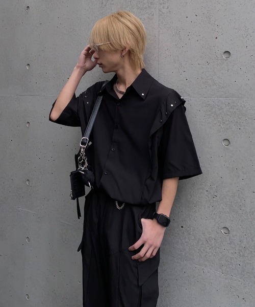 lilful(リルフル)の「【26年春夏新作】スタッズショルダー切替ハーフスリーブシャツ(シャツ/ブラウス・メンズ・ブラック/ホワイト・M/L)」の6枚目の写真