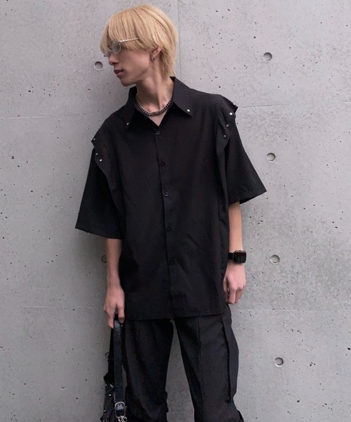 lilful(リルフル)の「【26年春夏新作】スタッズショルダー切替ハーフスリーブシャツ(シャツ/ブラウス・メンズ・ブラック/ホワイト・M/L)」の10枚目の写真