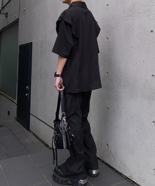 lilful(リルフル)の「【26年春夏新作】スタッズショルダー切替ハーフスリーブシャツ(シャツ/ブラウス・メンズ・ブラック/ホワイト・M/L)」の13枚目の写真