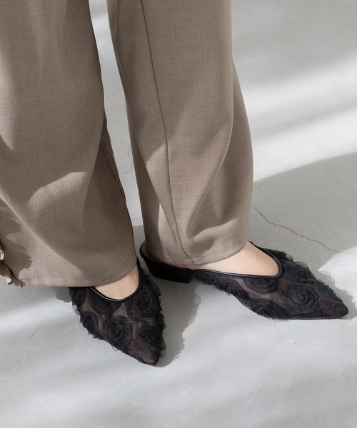 menue（メヌエ）の「Uカット フラット チュール ミュール（サンダル・レディース・アイボリー/ブラック/ブラック系・SS/S/M/L/LL/3L）」の13枚目の写真