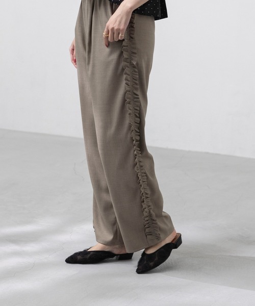 menue（メヌエ）の「Uカット フラット チュール ミュール（サンダル・レディース・アイボリー/ブラック/ブラック系・SS/S/M/L/LL/3L）」の6枚目の写真