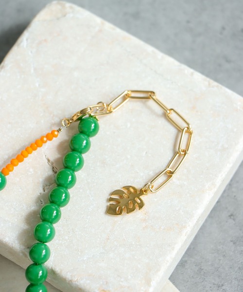 Three Four Time（ｽﾘｰﾌｫｰﾀｲﾑ）の「フラワーチャームカラーネックレス（ネックレス・レディース・グリーン/ブラック/イエロー・FREE）」の18枚目の写真