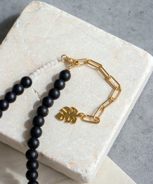 Three Four Time（ｽﾘｰﾌｫｰﾀｲﾑ）の「フラワーチャームカラーネックレス（ネックレス・レディース・グリーン/ブラック/イエロー・FREE）」の16枚目の写真