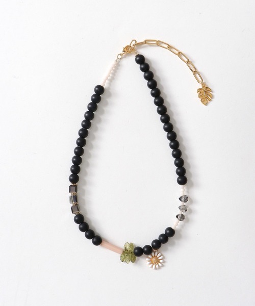 Three Four Time（ｽﾘｰﾌｫｰﾀｲﾑ）の「フラワーチャームカラーネックレス（ネックレス・レディース・グリーン/ブラック/イエロー・FREE）」の21枚目の写真