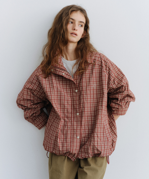 URAGO(ユラーゴ)の「Check wind breaker jumper(ナイロンジャケット・レディース・バーガンディー/ライトグリーン・FREE)」の7枚目の写真